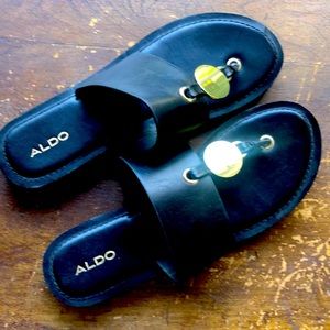 Aldo sandals size 8